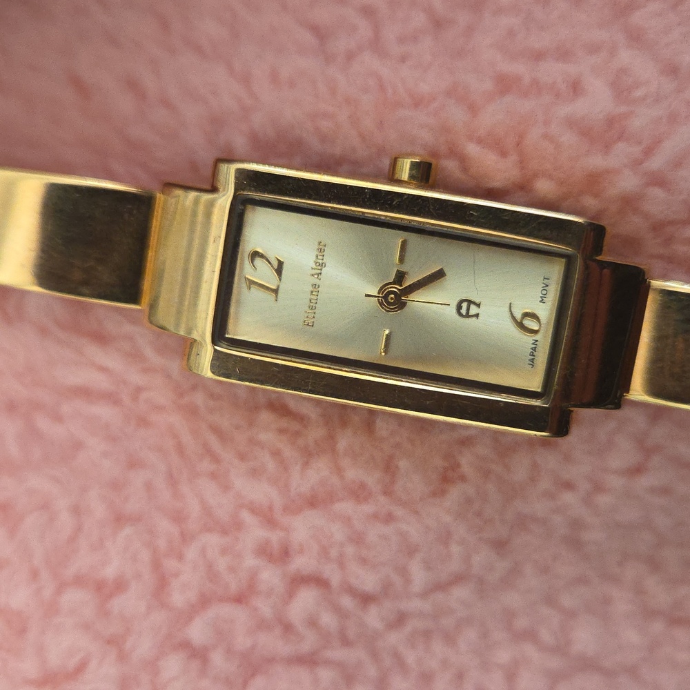 Like New!! Vintage Etienne Aigner Gold Watch